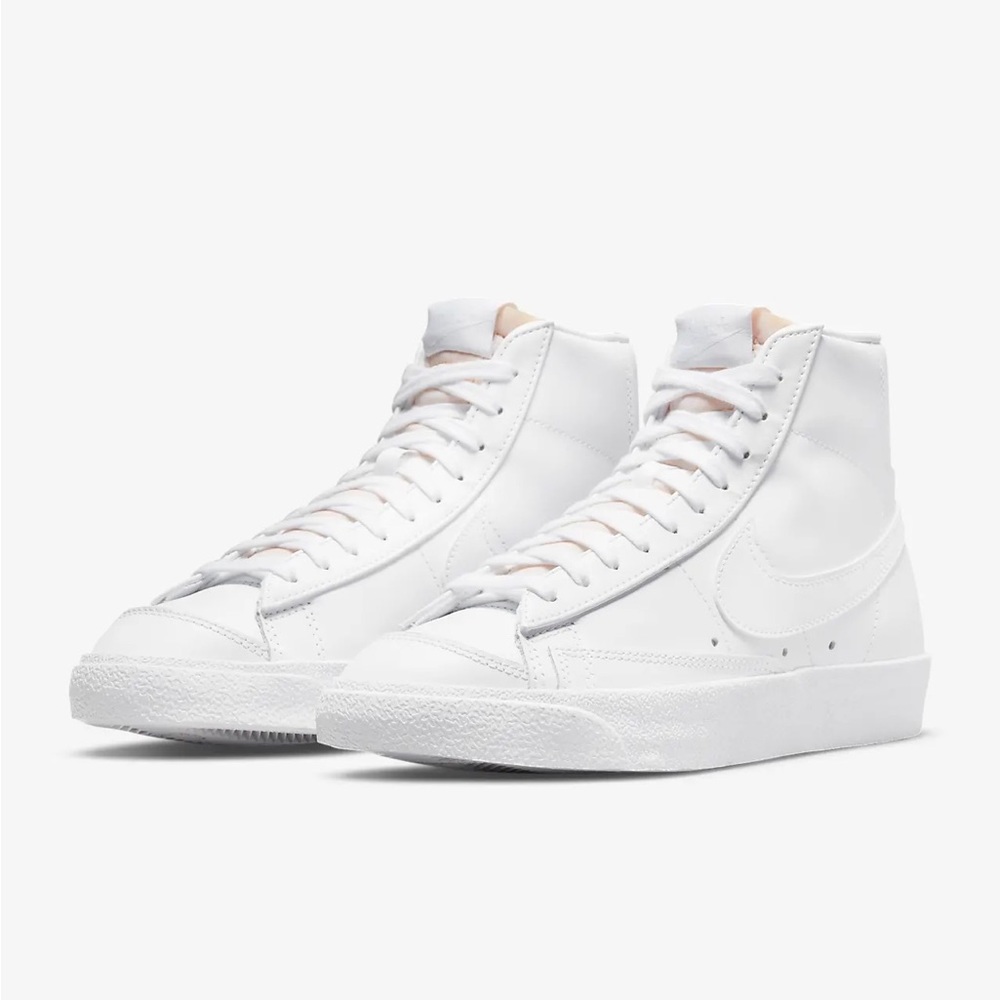Nike women’s white blazer sneaker size 11